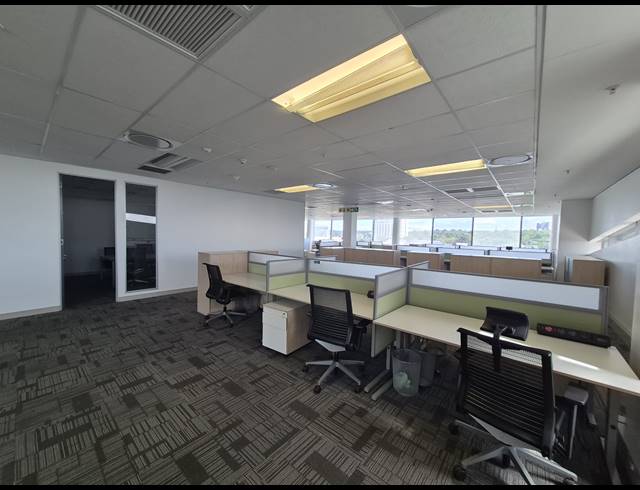 1,600M² OFFICE TO LET IN SANDTON CENTRAL
